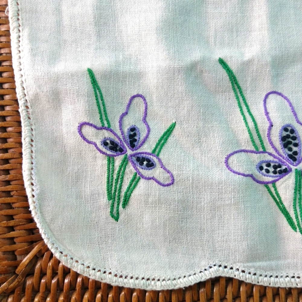 Vintage Embroidered iris vintage Floral doily